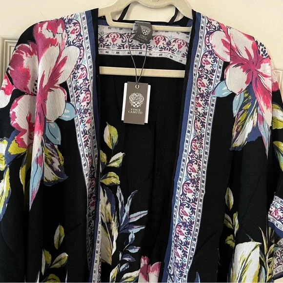 NEW! Vince Camuto Rayon Kimono Style Wrap, Ruana Black Floral OSFM - Picture 12 of 16